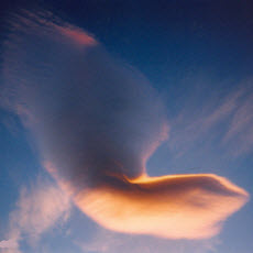 cloud by mario - age 12 - 230X230 Lenticular cloud, photo by Mario Martin Labrador, age 12.